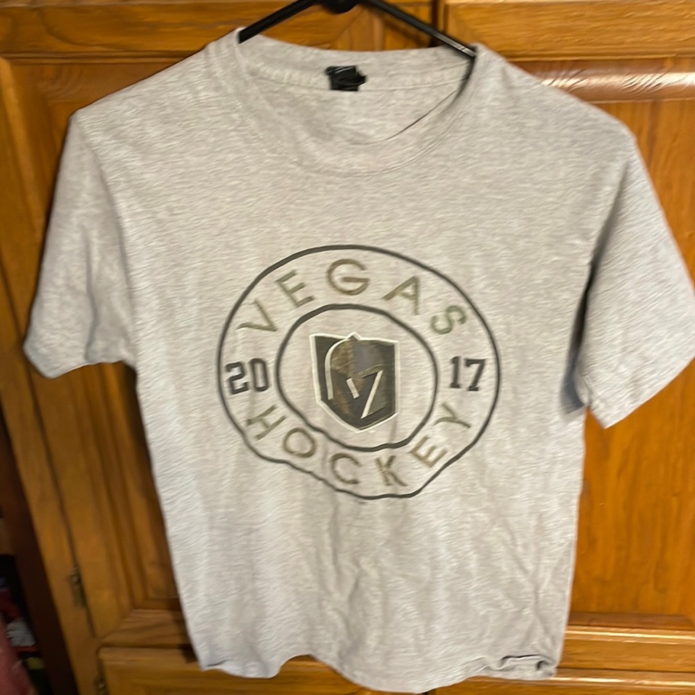 Vegas golden knight 2017 inaugural tshirt size small
